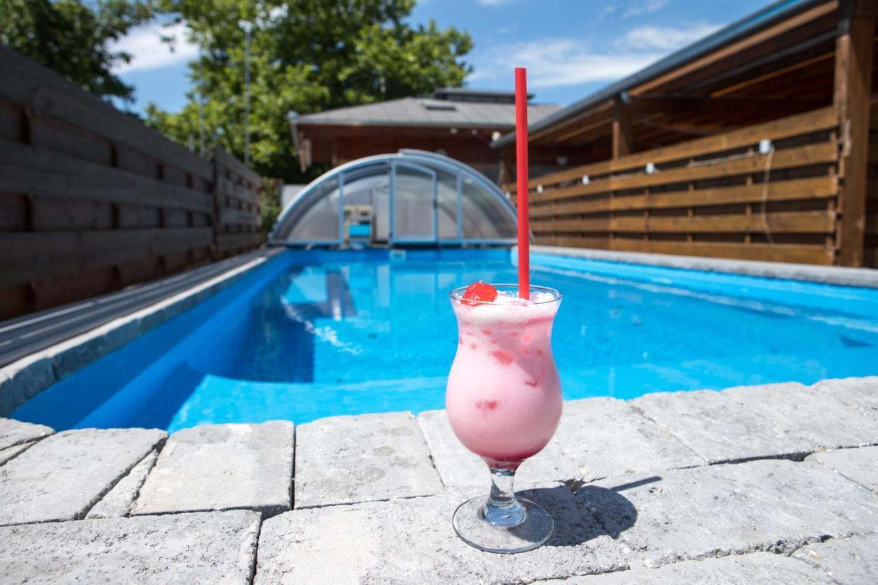 Port Etterem&Panzio Bed and Breakfast Balatonmáriafürdő Buitenkant foto