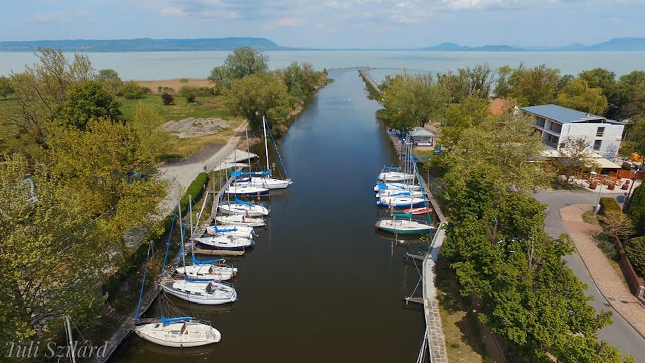 Port Etterem&Panzio Bed and Breakfast Balatonmáriafürdő Buitenkant foto