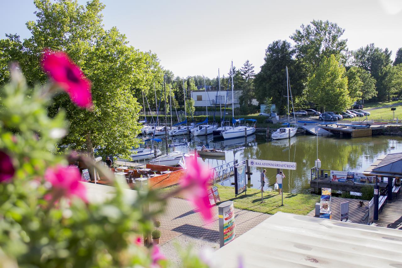 Port Etterem&Panzio Bed and Breakfast Balatonmáriafürdő Buitenkant foto